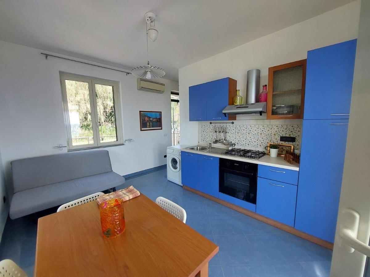 Waikiki Beach Apartments Santa Maria di Castellabate Bagian luar foto